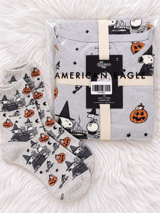 American Eagle Outfitters Other - American Eagle AE  Snoopy Halloween Pajamas PJ & Matching Socks Set Medium New